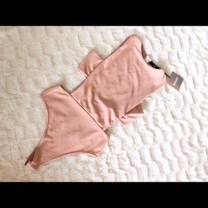 🌸MISGUIDED BLUSH  PINK SEXY BODYSUIT 🌸